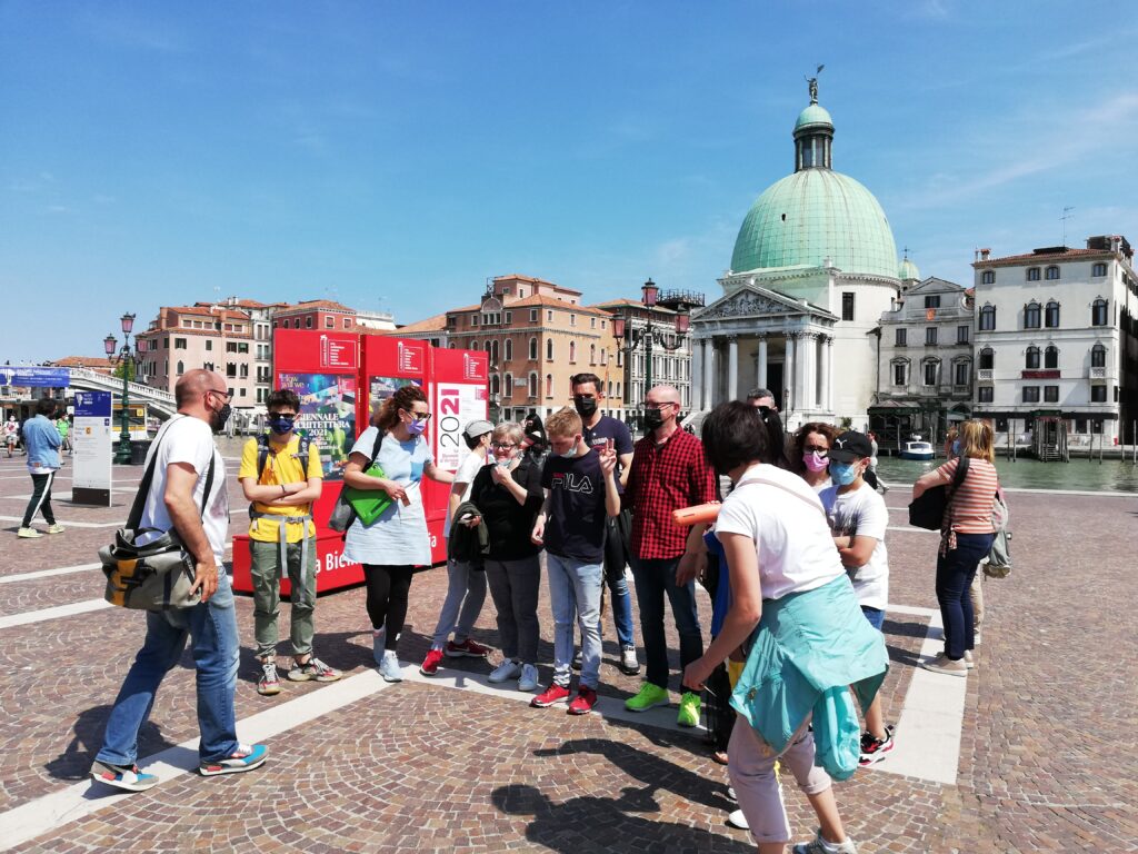 WanderWoman Venice – Licensed tour guide – Nature and interpretive guide – Tour leader