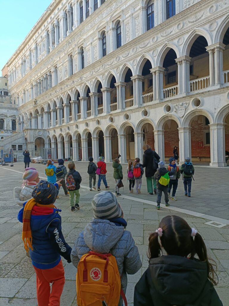 WanderWoman Venice – Licensed tour guide – Nature and interpretive guide – Tour leader